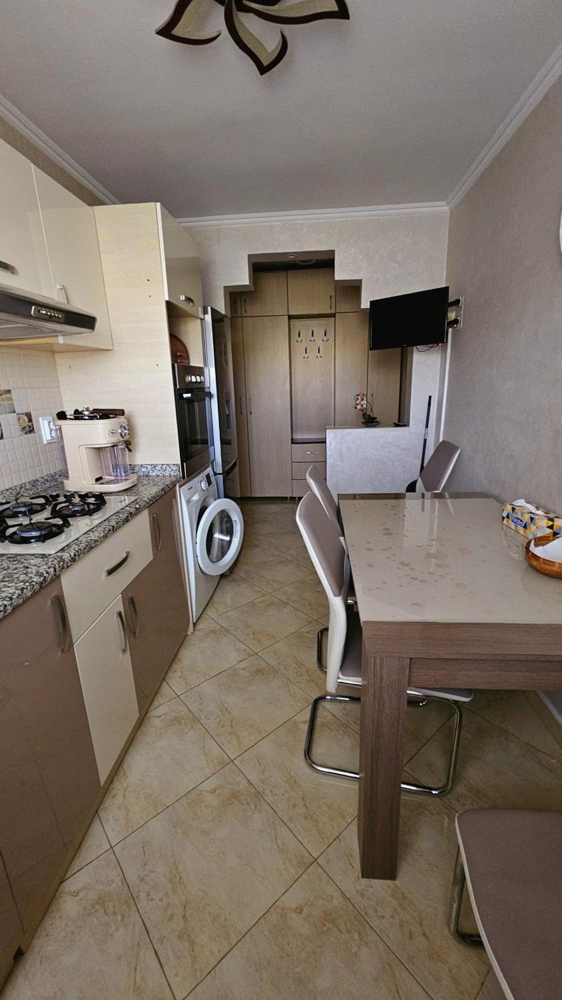 Rose Residence Бузау Екстериор снимка