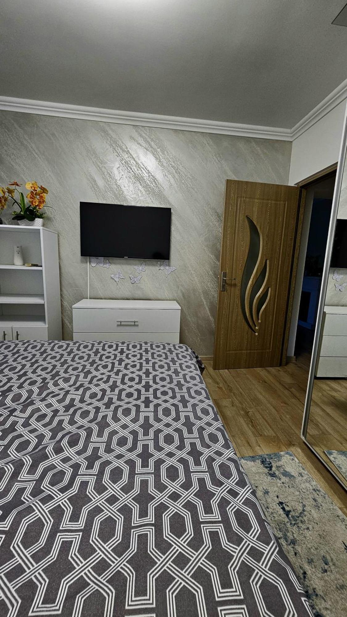 Rose Residence Бузау Екстериор снимка
